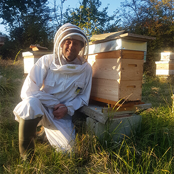 Régis apiculteur français
